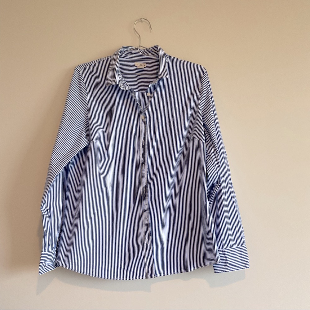 J by J-Crew Button Down Woman’s Long Sleeve Size XL. Blue Stripped Casual Shirt.